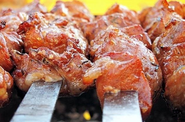 Сочан и мирисан шљунак од свињетине: рецепт на кавкански начин