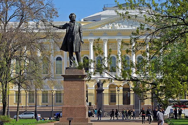 Шта је споменик Пушкину у Санкт Петербургу рад Аникушин