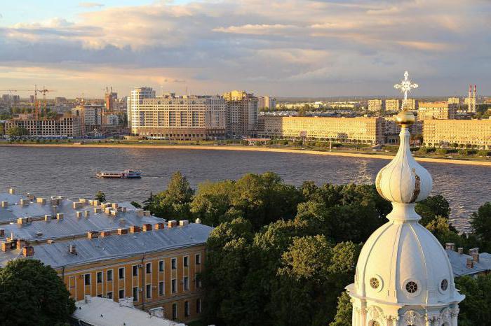 Смолни Палаце в Санкт-Петербурге: адрес, фото, отзиви