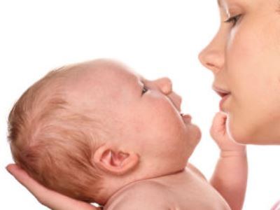 Да ли је вредно бринути када новорођена беба грчи